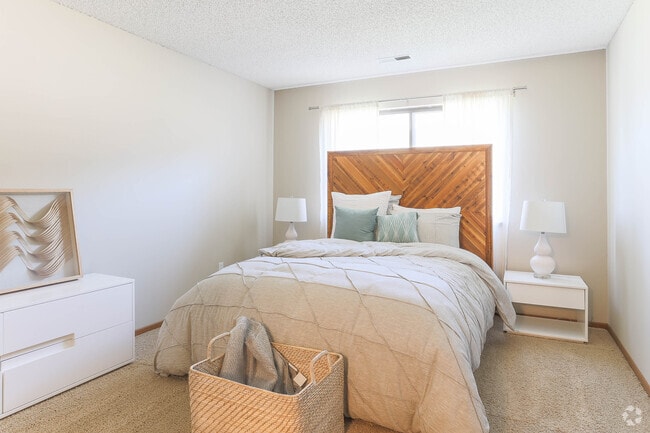 2BR, 1.5BA - Oxford