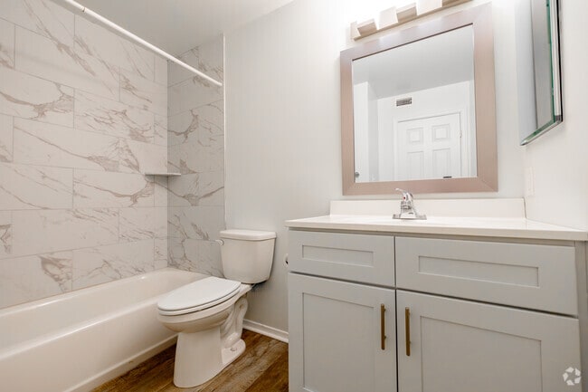 1BR, 1BA - 675SF - Bathroom