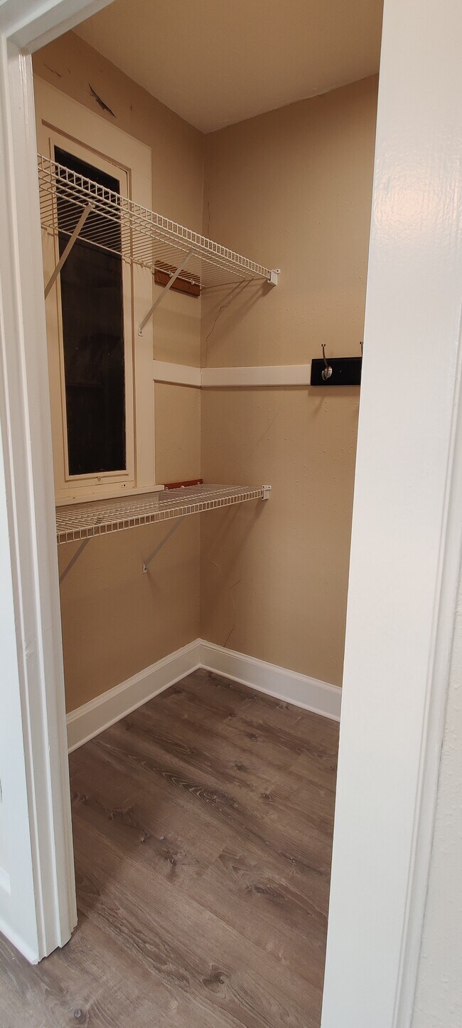 Photo - 1916 7th Ave W