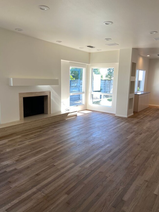 Photo - Lovely Country Charm with Swimming Pool