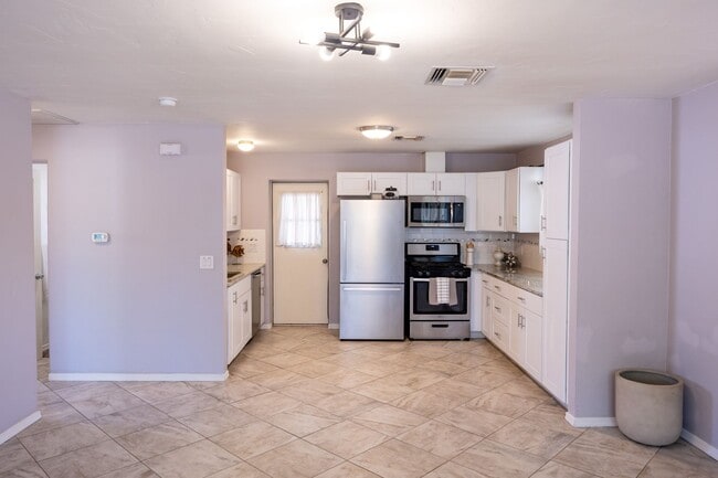 Building Photo - Don't miss your chance on this Marana gem!... Unit 1 Rental