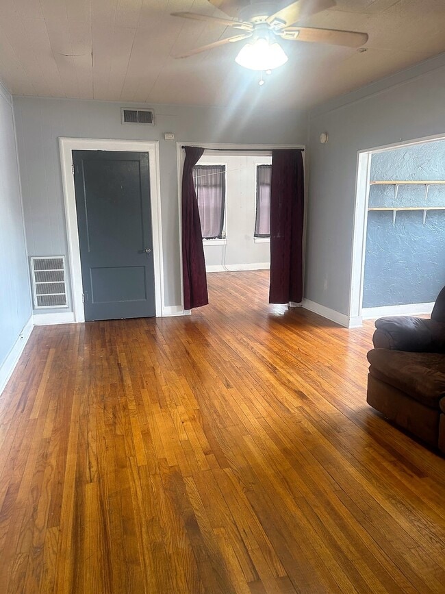 Apartamento #4 - White Street Apartments on Campus Corner