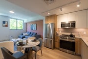 1BR, 1BA - 772SF - Kitchen