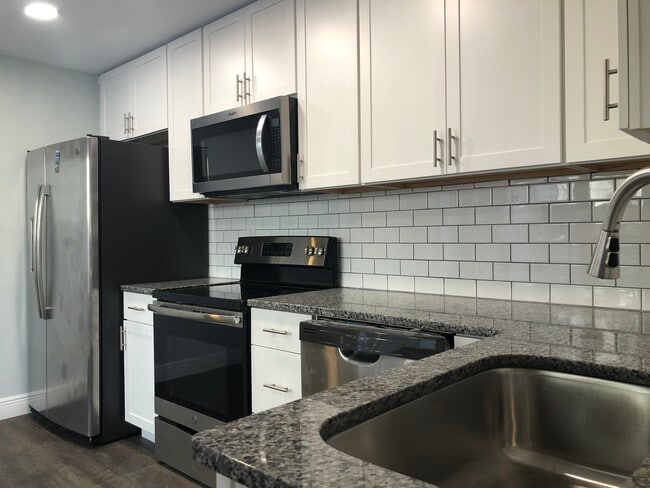 Photo - 11 Autumnwood Trl