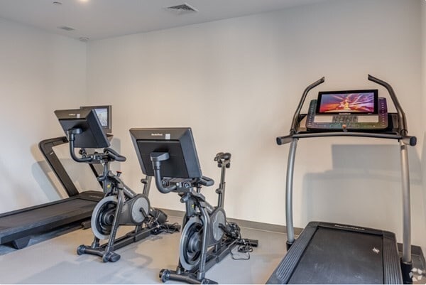 Photo - 9-11 Burney St Unidad 305