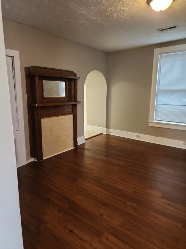 Photo - 515 Ben Hur Ave