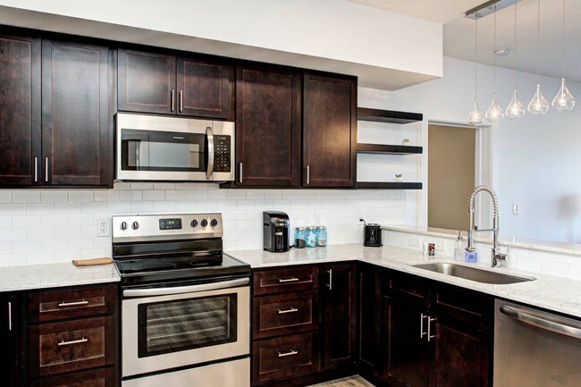 Kitchen - Talbott - Nine+Eighteen Apartments