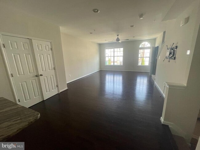 Photo - 6800 Green Mill Way