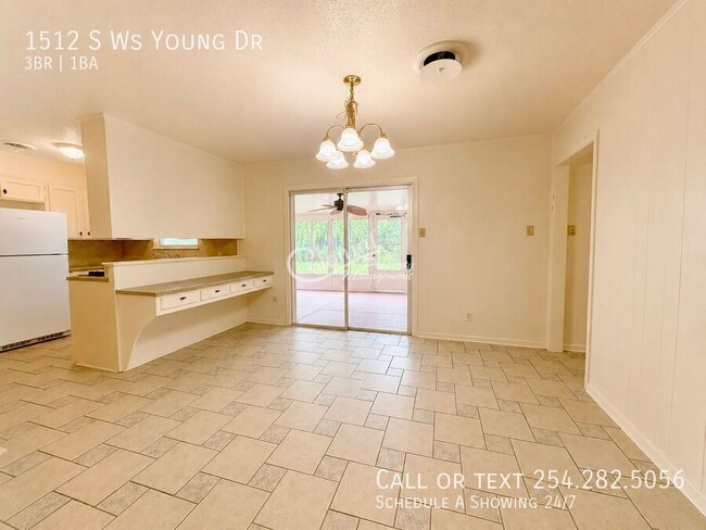 Photo - 1512 S W S Young Dr