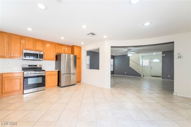 Photo - 698 Iron Bridge St