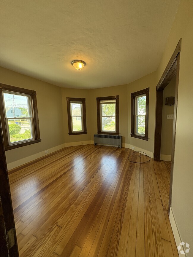 Building Photo - 47 Hall St Unit 47  Hall St Rental