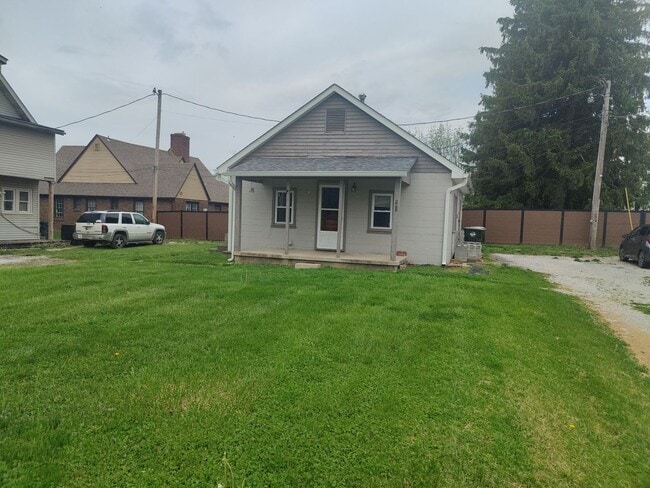 Photo - 402 E Walnut St