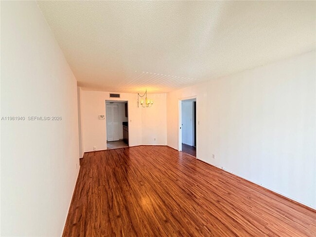 Building Photo - 107 Gardens Dr Unit 106