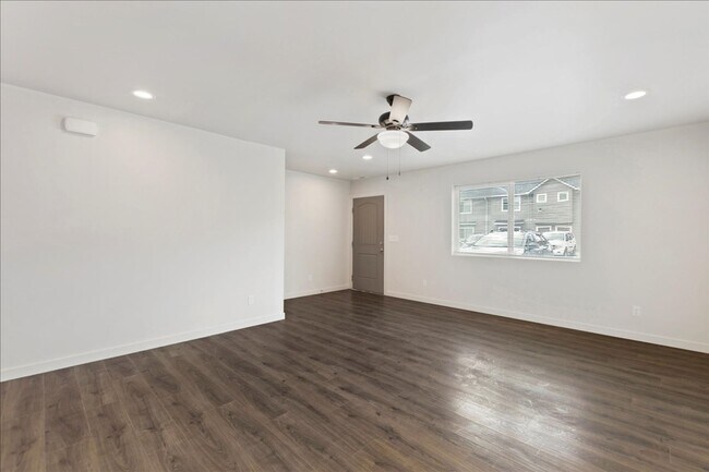 Photo - Like new 3 bedroom.