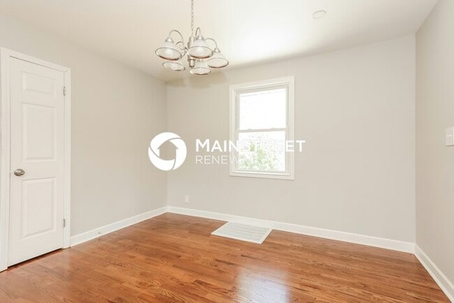 Photo - 3 Bedroom Pet-Friendly Home in MADISON, TN with Main Street Renewal