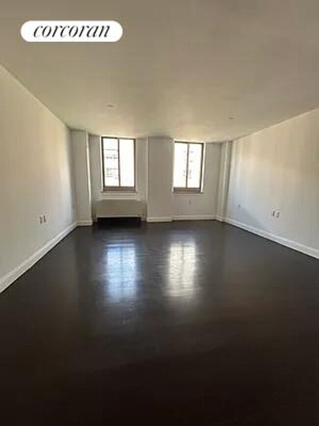 Photo - 327 E 101st St Apartamento