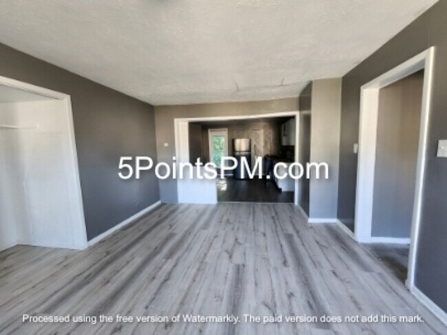 Photo - 2048 W 100th St