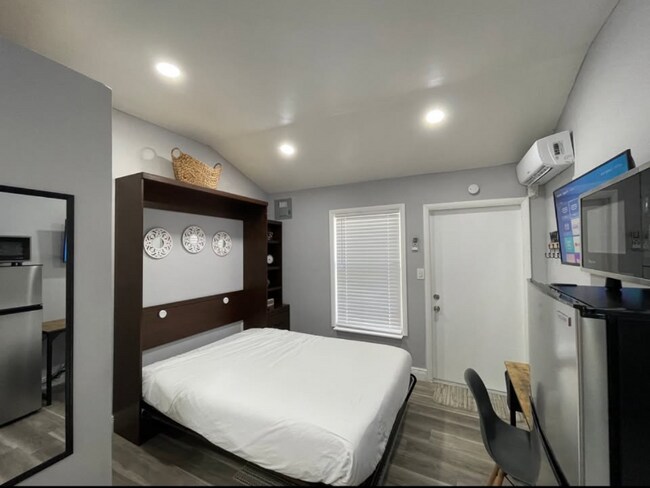 Photo - 1367 Riverland Rd