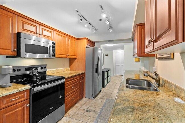 Building Photo - 899 Jeffery St Unit 201 Rental
