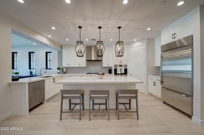 Building Photo - 6500 E Camelback Rd Rental
