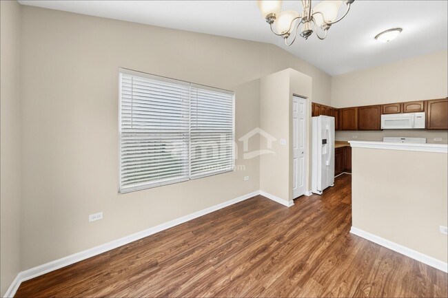 211 Gladys Ave