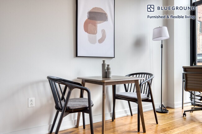 Photo - 676 N La Salle Dr Unidad FL5-ID896