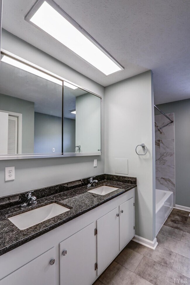 Photo - 4295 Everett Rd