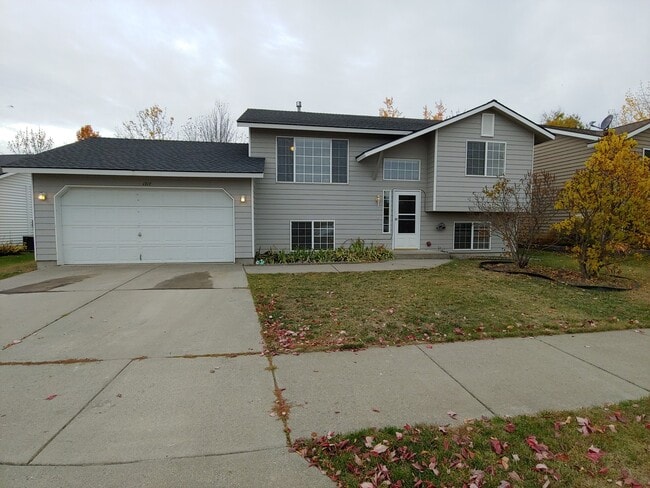 Building Photo - Large 3/2 in the Singing Hills Neighborhoo... Rental