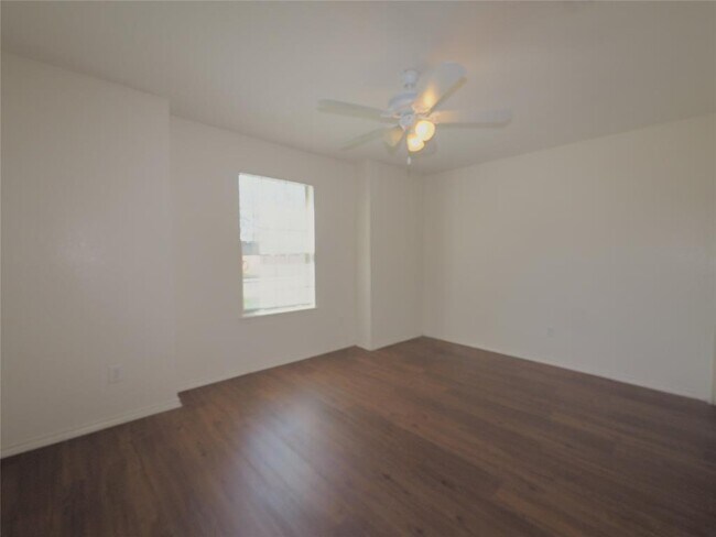 Photo - 4604 Woodstock Dr