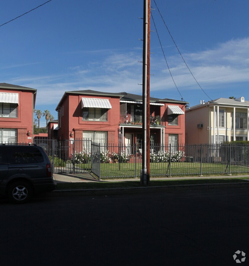 Photo - 5315 Russell Ave