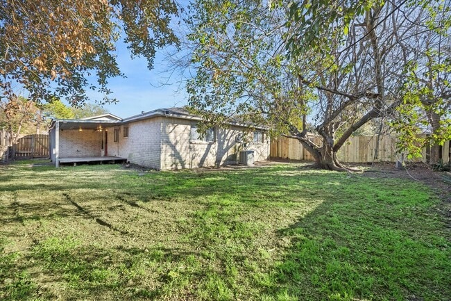 Photo - 7323 Wovenwood Ln