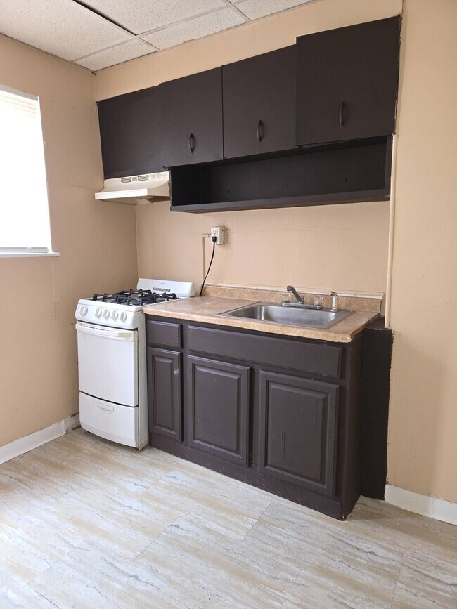 Photo - 2219 Winton St