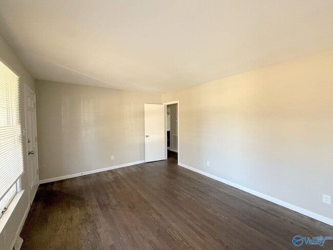 Photo - 1729 Laverne Dr NW