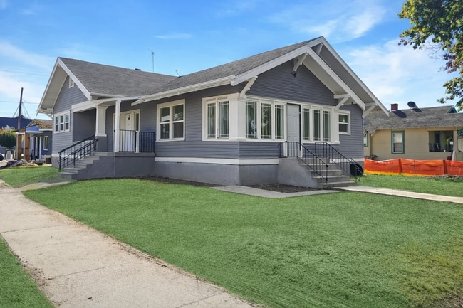 Building Photo - 1601 Miller Ave Unit 1601