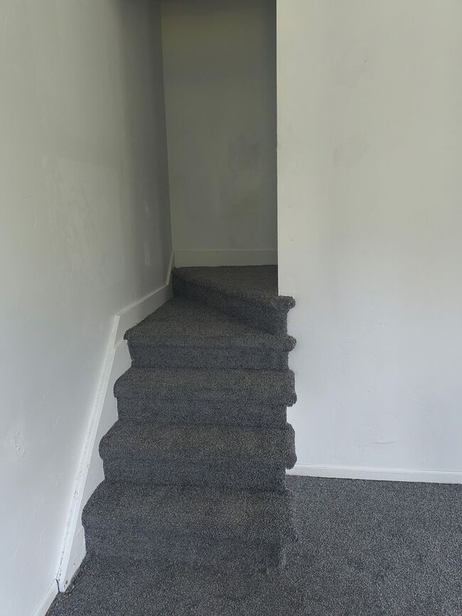 Building Photo - 106 S Clay St Rental