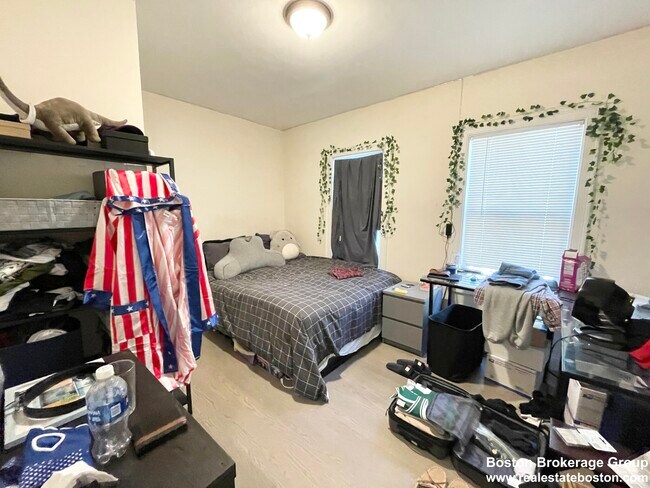 Photo - 21 Iroquois St