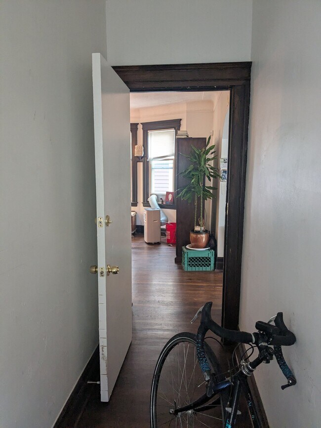 2552 Helen St Unit 1