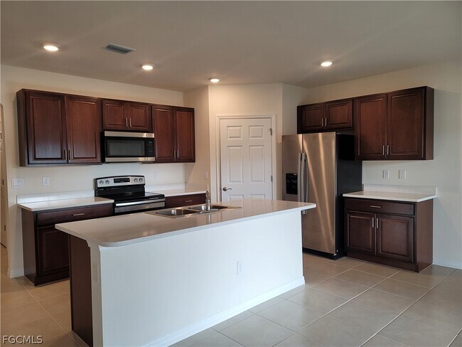 Photo - 337 SW 30th Ave