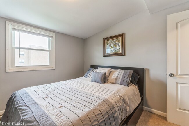 Photo - 3575 N Milwaukee Ave Unit PH