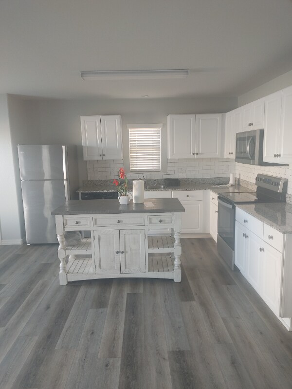 Photo - 662 W 11th St