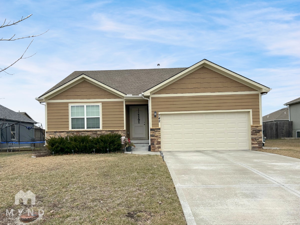 Photo - 742 S Cypress St