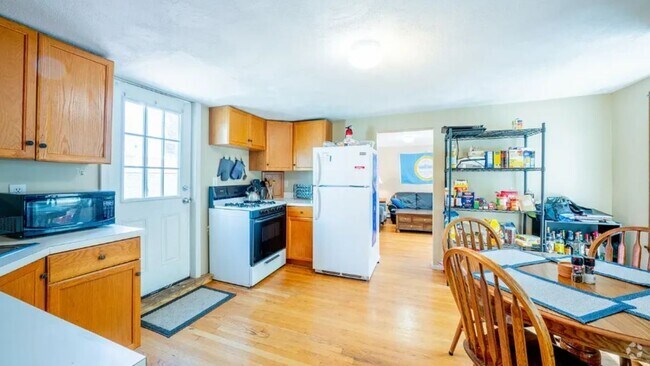 Building Photo - 80 Sciarappa St Unit 1 Rental