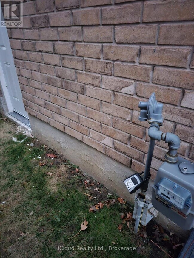 Photo - 95 Northglen Blvd