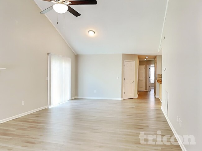 Photo - 113 Cobblestone Cir