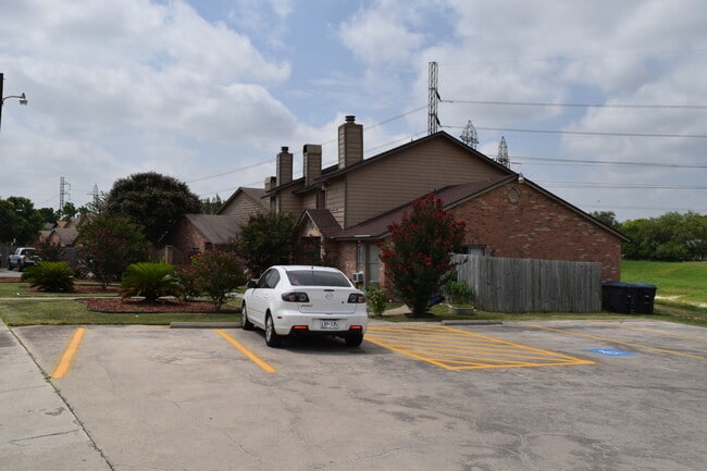 Photo - 10657 Starcrest Dr