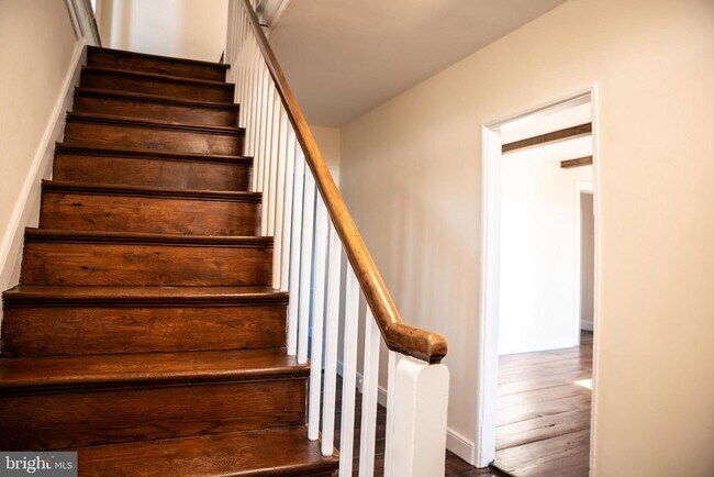 Photo - 395 Bishop Hollow Rd