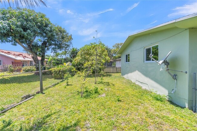 Photo - 1730-1732 NW 55th St