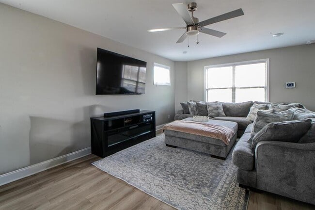 Photo - 2646 Scott Dr