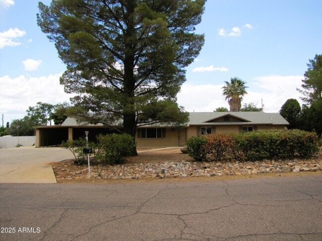 Building Photo - 947 S Cardinal Ave Rental