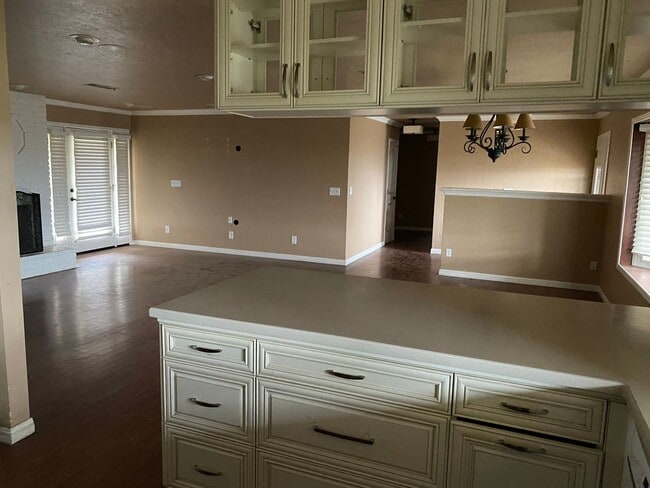 Photo - Country living and space!